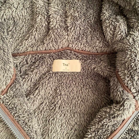 Aritzia Tna Fuzzy Zip-Up - Picture 4 of 11